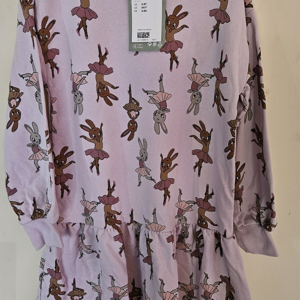H&M 2 Matching Girls Dresses ,  Also Can Be worn As A Long Shirt With Leggings.